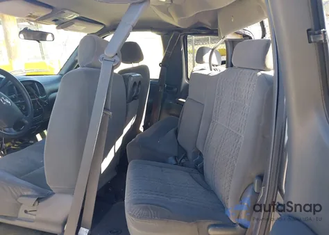 2004 Toyota Tundra Sr5 z USA, uszkodzony, nr VIN 5TBRN34164S439499